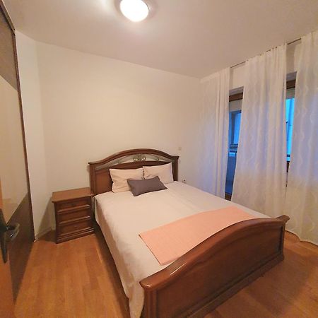 3 Bedroom Home With Parking Garage In The Heart Of Escópia Exterior foto