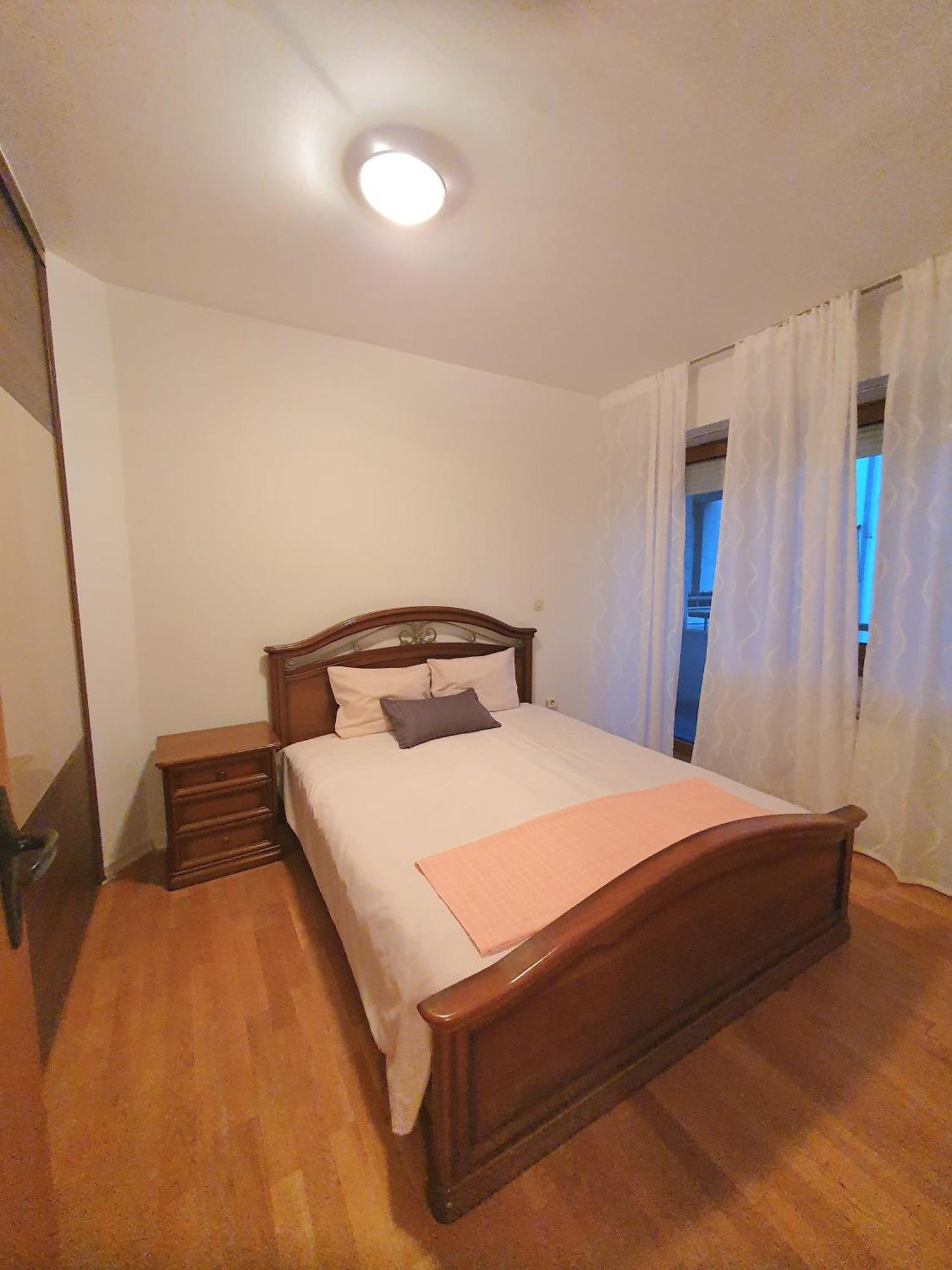 3 Bedroom Home With Parking Garage In The Heart Of Escópia Exterior foto