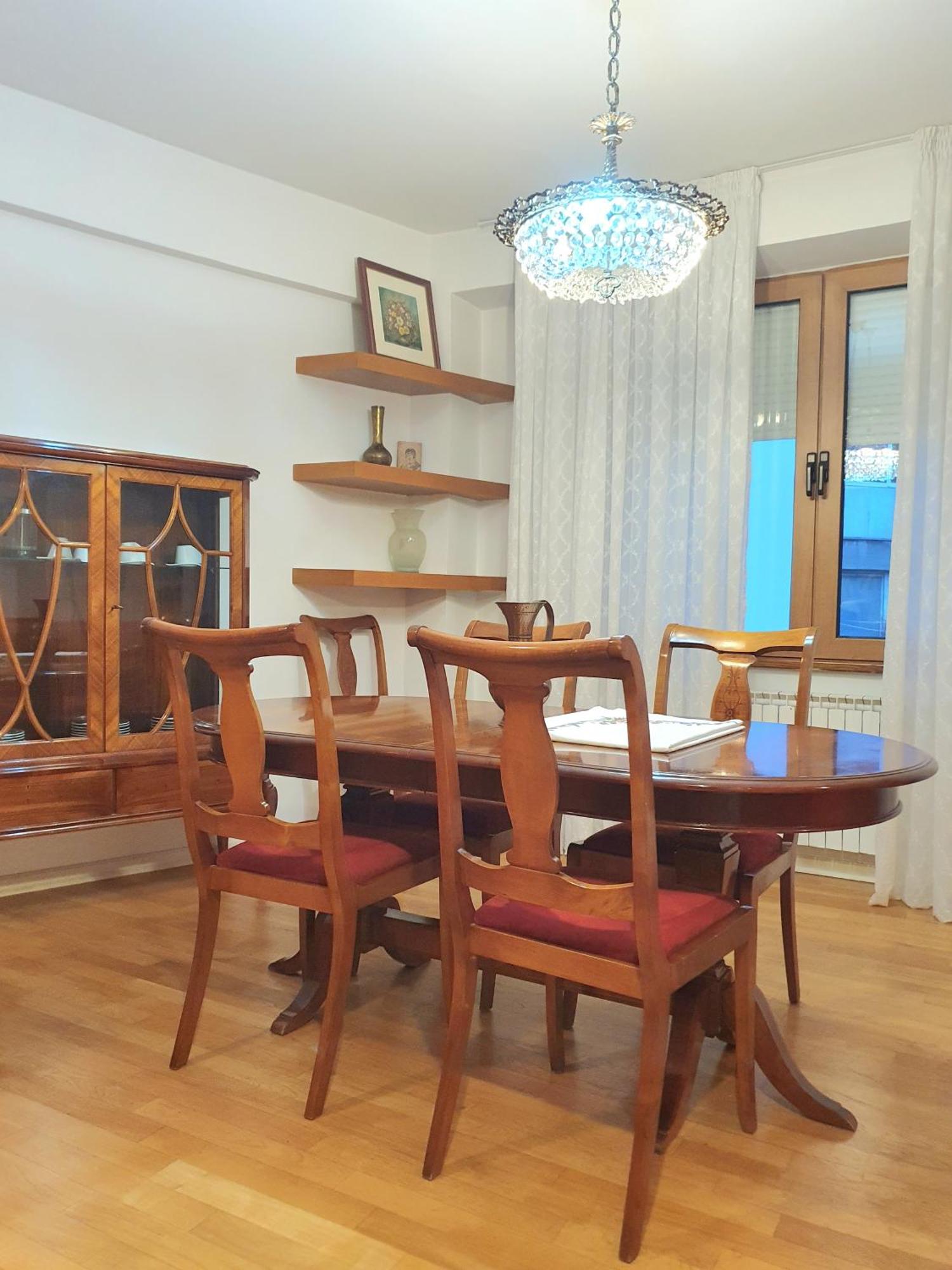 3 Bedroom Home With Parking Garage In The Heart Of Escópia Exterior foto