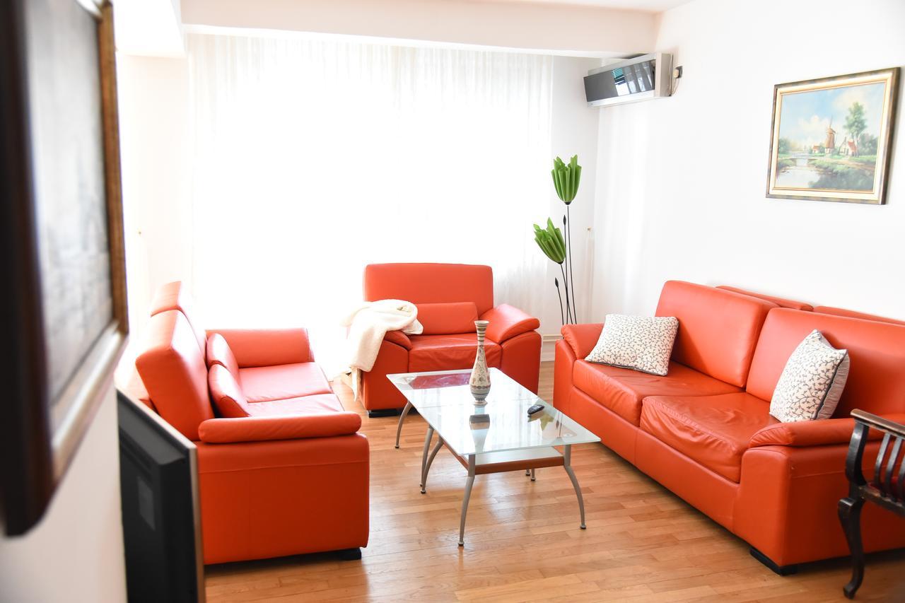3 Bedroom Home With Parking Garage In The Heart Of Escópia Exterior foto