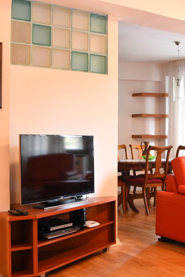 3 Bedroom Home With Parking Garage In The Heart Of Escópia Exterior foto