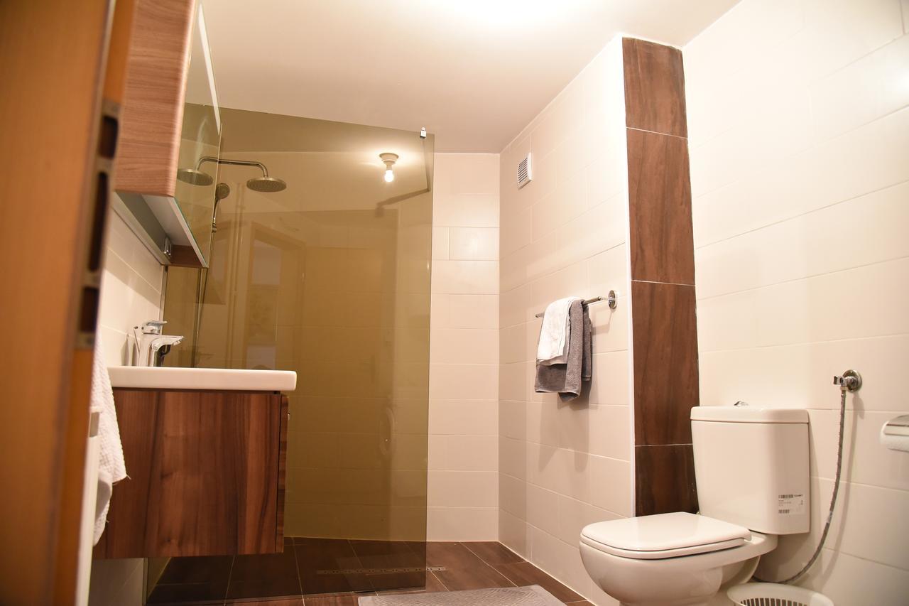 3 Bedroom Home With Parking Garage In The Heart Of Escópia Exterior foto