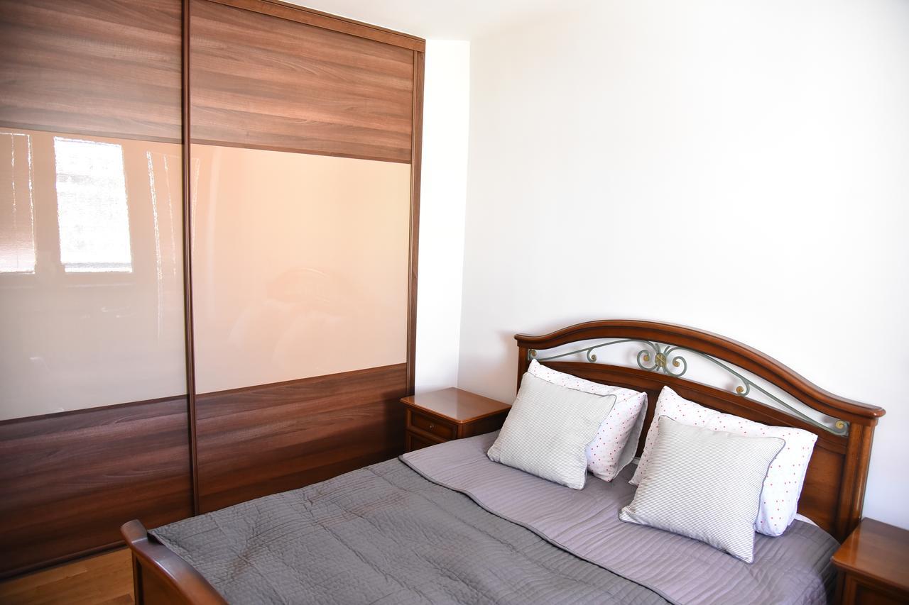 3 Bedroom Home With Parking Garage In The Heart Of Escópia Exterior foto