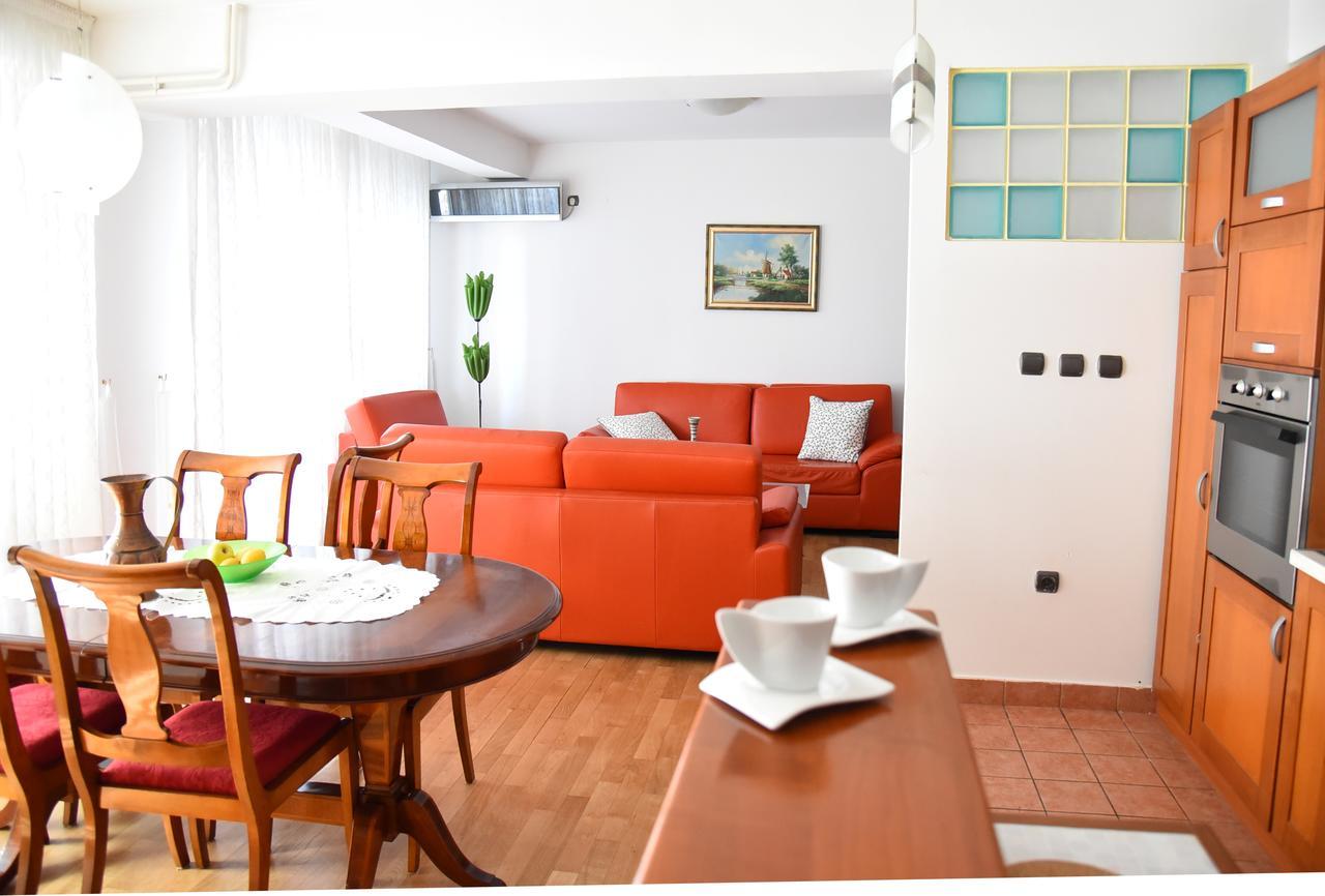 3 Bedroom Home With Parking Garage In The Heart Of Escópia Exterior foto