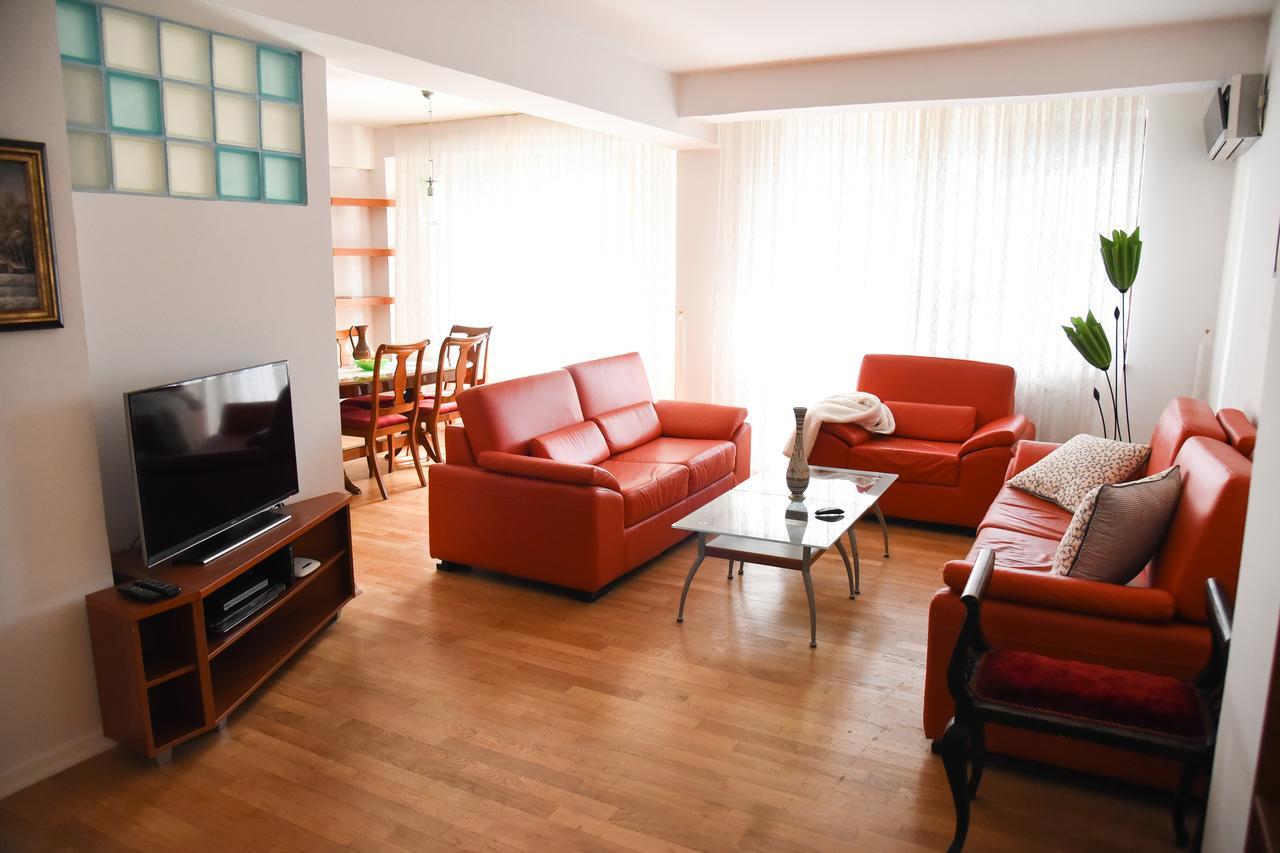 3 Bedroom Home With Parking Garage In The Heart Of Escópia Exterior foto