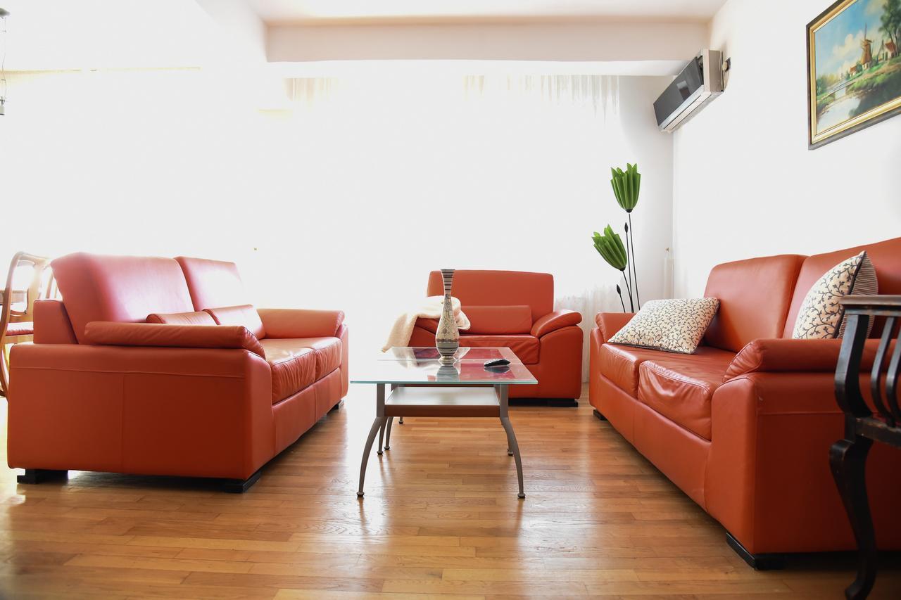 3 Bedroom Home With Parking Garage In The Heart Of Escópia Exterior foto