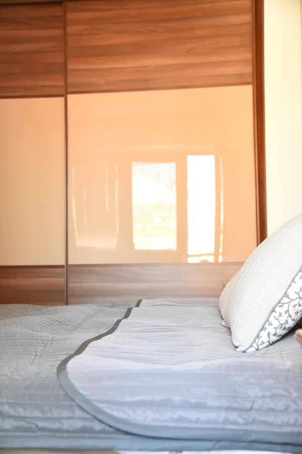 3 Bedroom Home With Parking Garage In The Heart Of Escópia Exterior foto